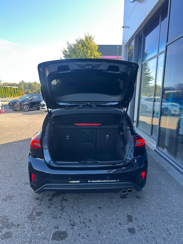 FORD Focus 1.0i EcoB Hybrid 155 ST-Line Vignale