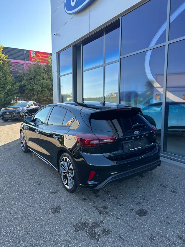 FORD Focus 1.0i EcoB Hybrid 155 ST-Line Vignale