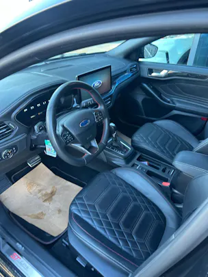FORD Focus 1.0i EcoB Hybrid 155 ST-Line Vignale