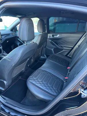 FORD Focus 1.0i EcoB Hybrid 155 ST-Line Vignale