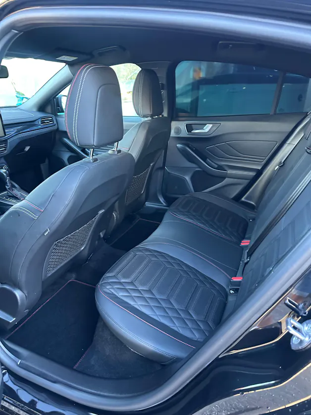FORD Focus 1.0i EcoB Hybrid 155 ST-Line Vignale