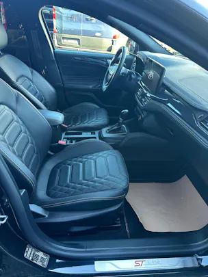 FORD Focus 1.0i EcoB Hybrid 155 ST-Line Vignale