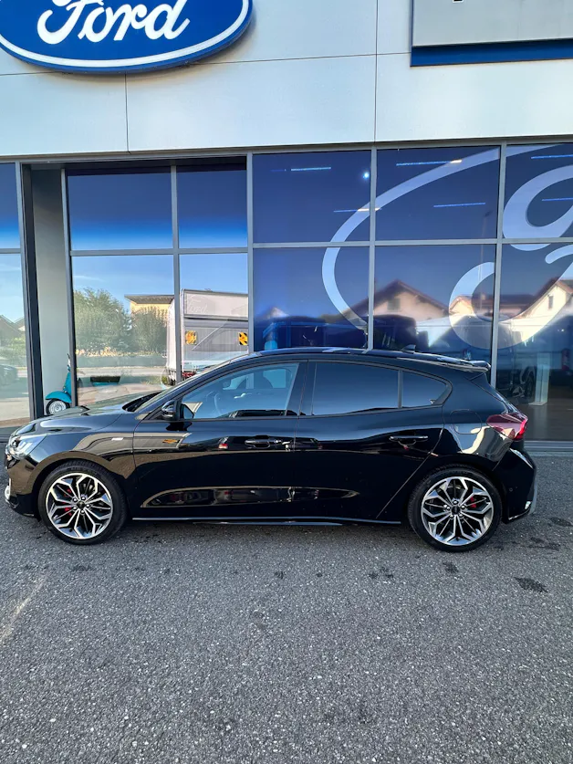 FORD Focus 1.0i EcoB Hybrid 155 ST-Line Vignale