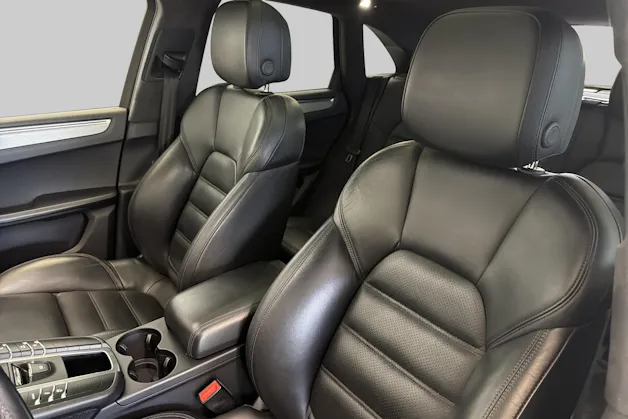 PORSCHE Macan Turbo PDK