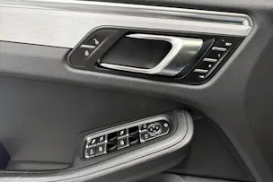 PORSCHE Macan Turbo PDK