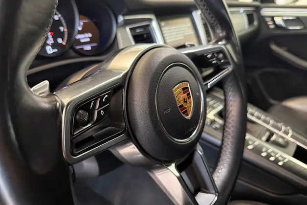 PORSCHE Macan Turbo PDK