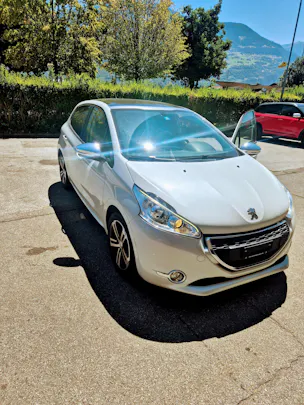 PEUGEOT 208 1.2 e-VTI Active EGS5
