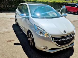 PEUGEOT 208 1.2 e-VTI Active EGS5