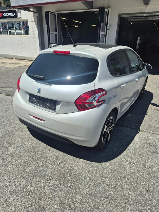 PEUGEOT 208 1.2 e-VTI Active EGS5