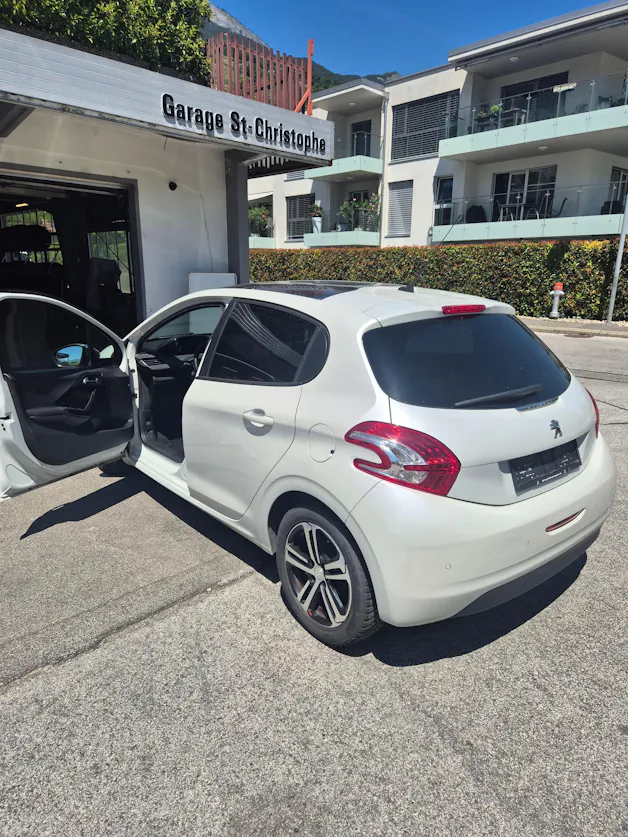 PEUGEOT 208 1.2 e-VTI Active EGS5