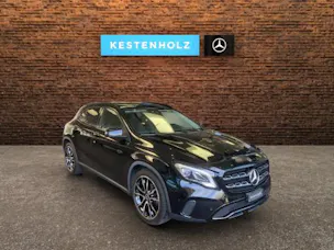 MERCEDES-BENZ GLA 200 Night Star