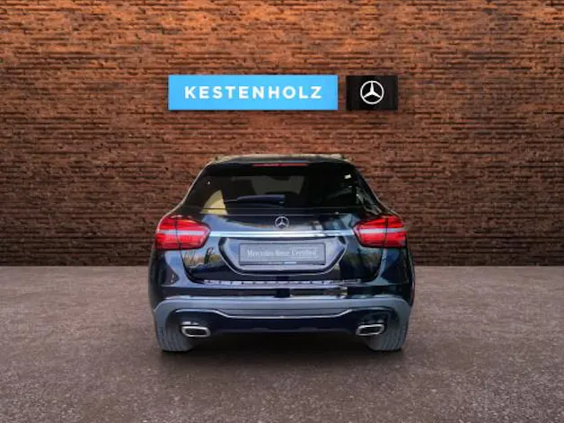 MERCEDES-BENZ GLA 200 Night Star