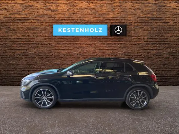 MERCEDES-BENZ GLA 200 Night Star