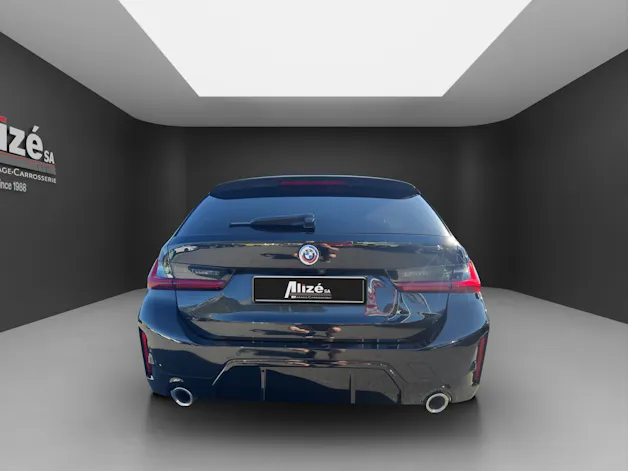 BMW 330e x DriveTouring Steptronic M Sport