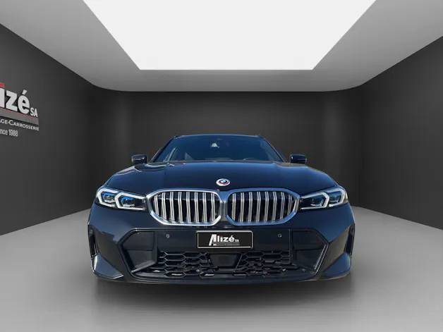 BMW 330e x DriveTouring Steptronic M Sport