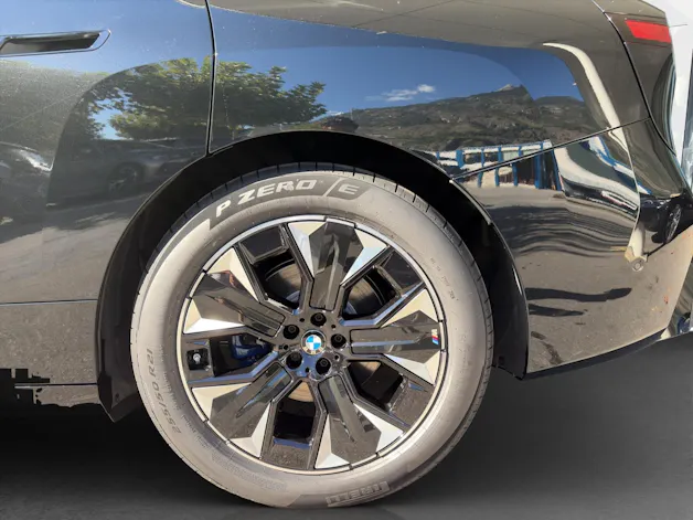 BMW iX xDrive45