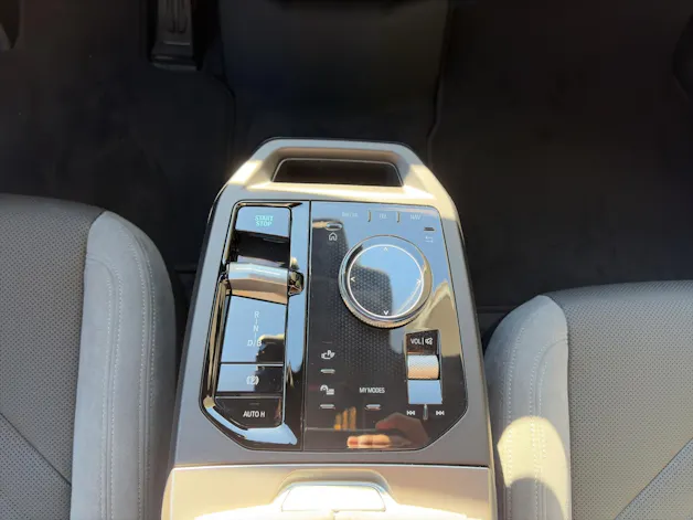 BMW iX xDrive45