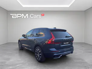 VOLVO XC60 B5 Benzin Mild Hybrid AWD Plus Dark Geartronic
