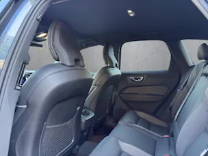 VOLVO XC60 B5 Benzin Mild Hybrid AWD Plus Dark Geartronic