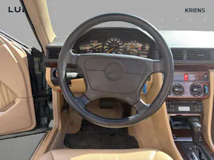 MERCEDES-BENZ E 220 Cabrio - 124er