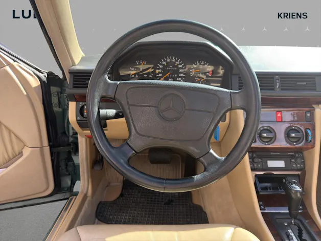 MERCEDES-BENZ E 220 Cabrio - 124er