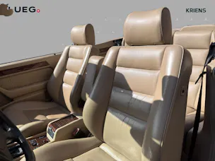 MERCEDES-BENZ E 220 Cabrio - 124er