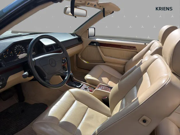 MERCEDES-BENZ E 220 Cabrio - 124er