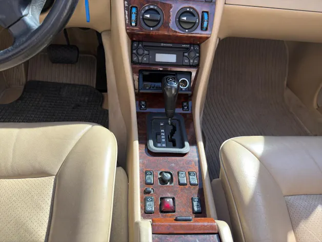 MERCEDES-BENZ E 220 Cabrio - 124er