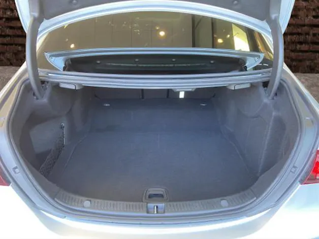MERCEDES-BENZ E 220 d Swiss Star 4Matic