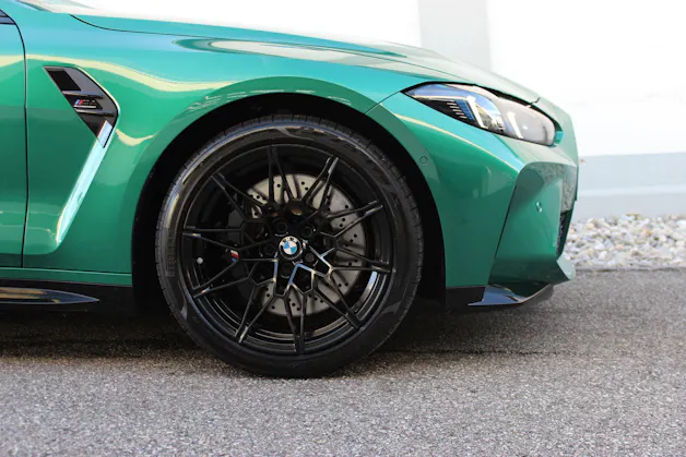 BMW M4 Coupé Competition M xDrive *ISLE OF MAN GRÜN METALLIC*
