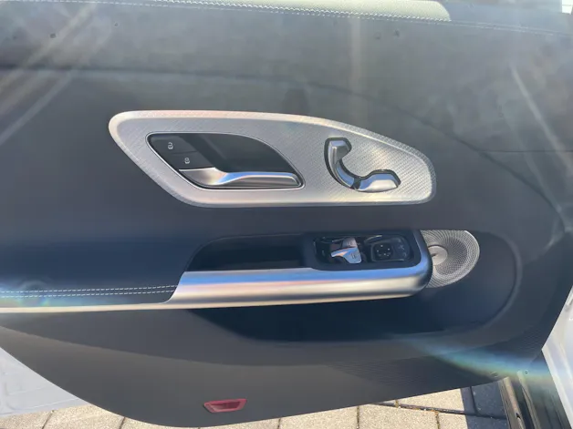 MERCEDES-BENZ CLA 350 4 Matic 85 kWh EQ