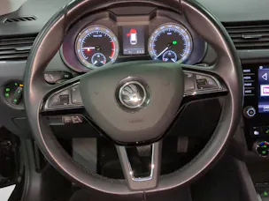 SKODA Octavia Combi 1.5 TSI Soleil DSG
