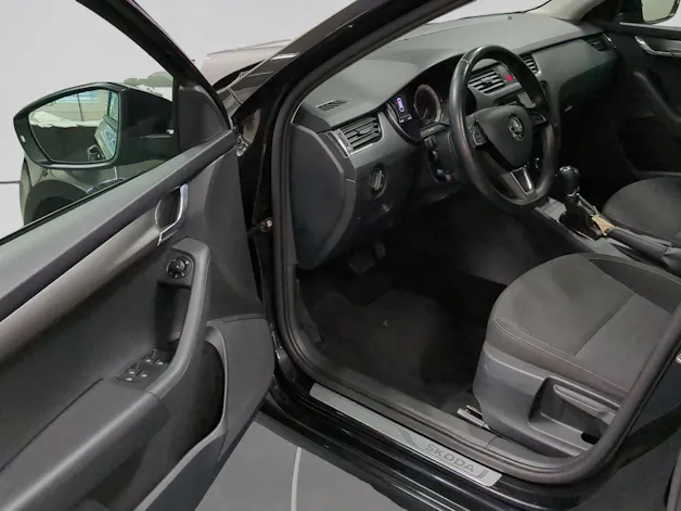 SKODA Octavia Combi 1.5 TSI Soleil DSG