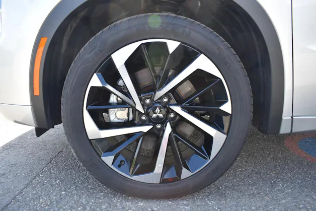 Mitsubishi OUTLANDER S-AWC