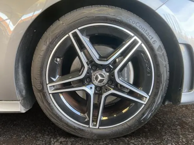 MERCEDES-BENZ A 180 Night Star AMG Line