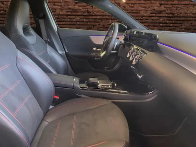 MERCEDES-BENZ A 180 Night Star AMG Line