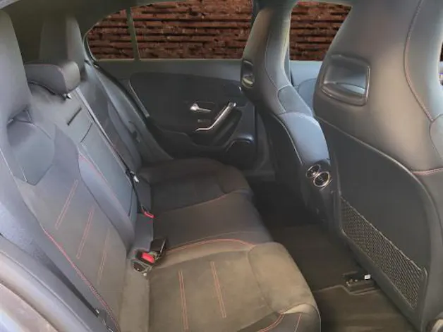 MERCEDES-BENZ A 180 Night Star AMG Line