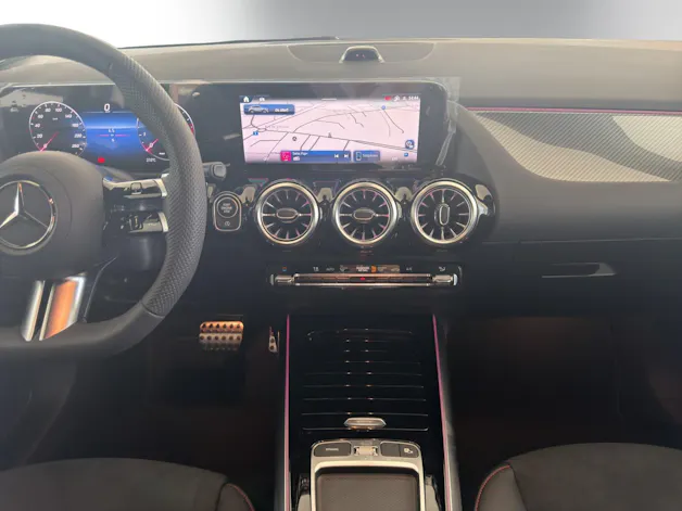 MERCEDES-BENZ GLA 250 4Matic 8G-DCT Swiss Star