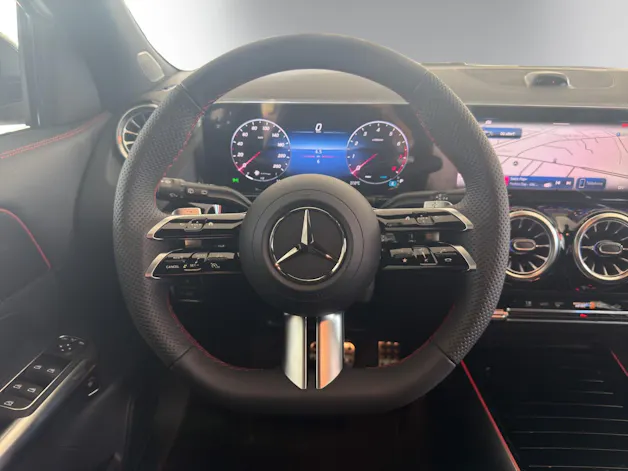 MERCEDES-BENZ GLA 250 4Matic 8G-DCT Swiss Star