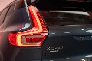 VOLVO XC40 1.5 T5 PiH R-Design / CH-Fahrzeug / Panorama / 360°Kamera /