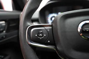 VOLVO XC40 1.5 T5 PiH R-Design / CH-Fahrzeug / Panorama / 360°Kamera /