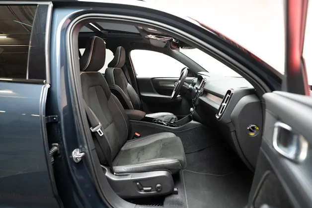 VOLVO XC40 1.5 T5 PiH R-Design / CH-Fahrzeug / Panorama / 360°Kamera /