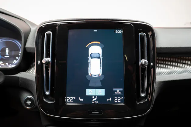 VOLVO XC40 1.5 T5 PiH R-Design / CH-Fahrzeug / Panorama / 360°Kamera /