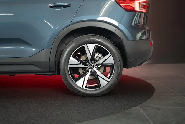 VOLVO XC40 1.5 T5 PiH R-Design / CH-Fahrzeug / Panorama / 360°Kamera /