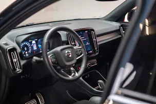 VOLVO XC40 1.5 T5 PiH R-Design / CH-Fahrzeug / Panorama / 360°Kamera /