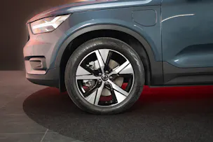 VOLVO XC40 1.5 T5 PiH R-Design / CH-Fahrzeug / Panorama / 360°Kamera /