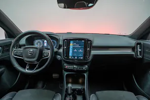VOLVO XC40 1.5 T5 PiH R-Design / CH-Fahrzeug / Panorama / 360°Kamera /