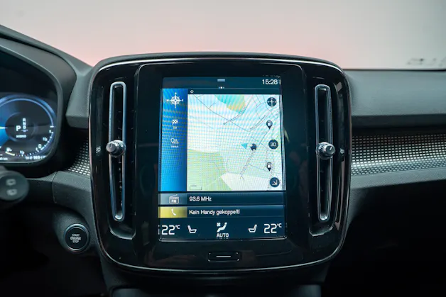 VOLVO XC40 1.5 T5 PiH R-Design / CH-Fahrzeug / Panorama / 360°Kamera /