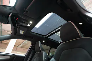 VOLVO XC40 1.5 T5 PiH R-Design / CH-Fahrzeug / Panorama / 360°Kamera /