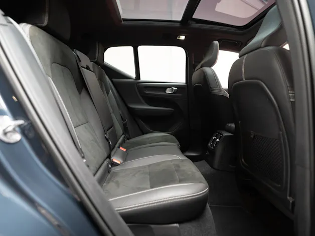 VOLVO XC40 1.5 T5 PiH R-Design / CH-Fahrzeug / Panorama / 360°Kamera /